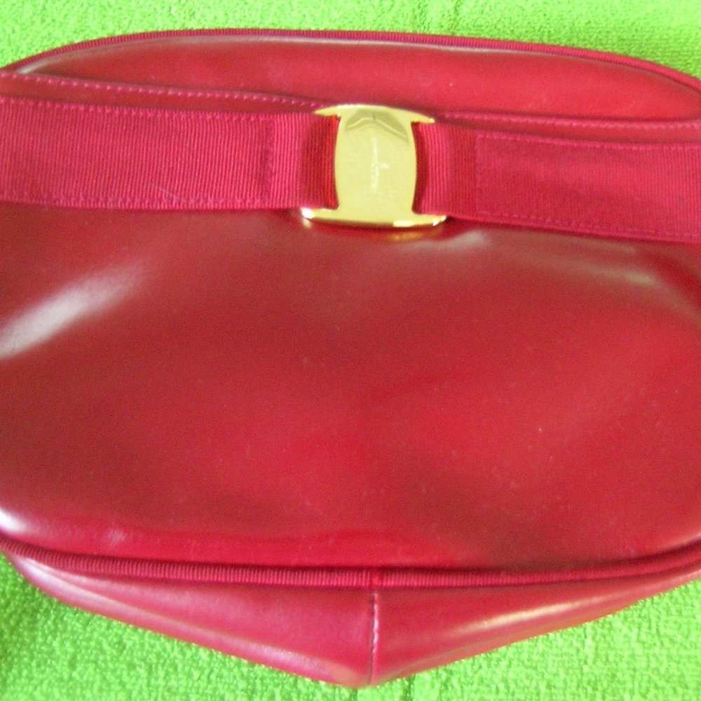 Ferragamo Red Leather Shoulder Bag